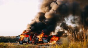 Der er et stort problem med brande i elbiler. Ilden kan fortsætte månedsvis