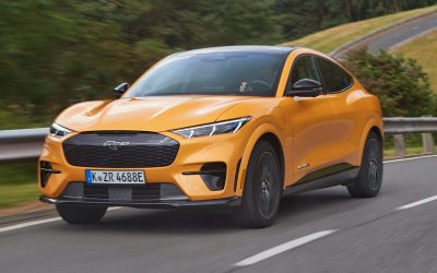 Ford Mustang_Mach-E GT gul